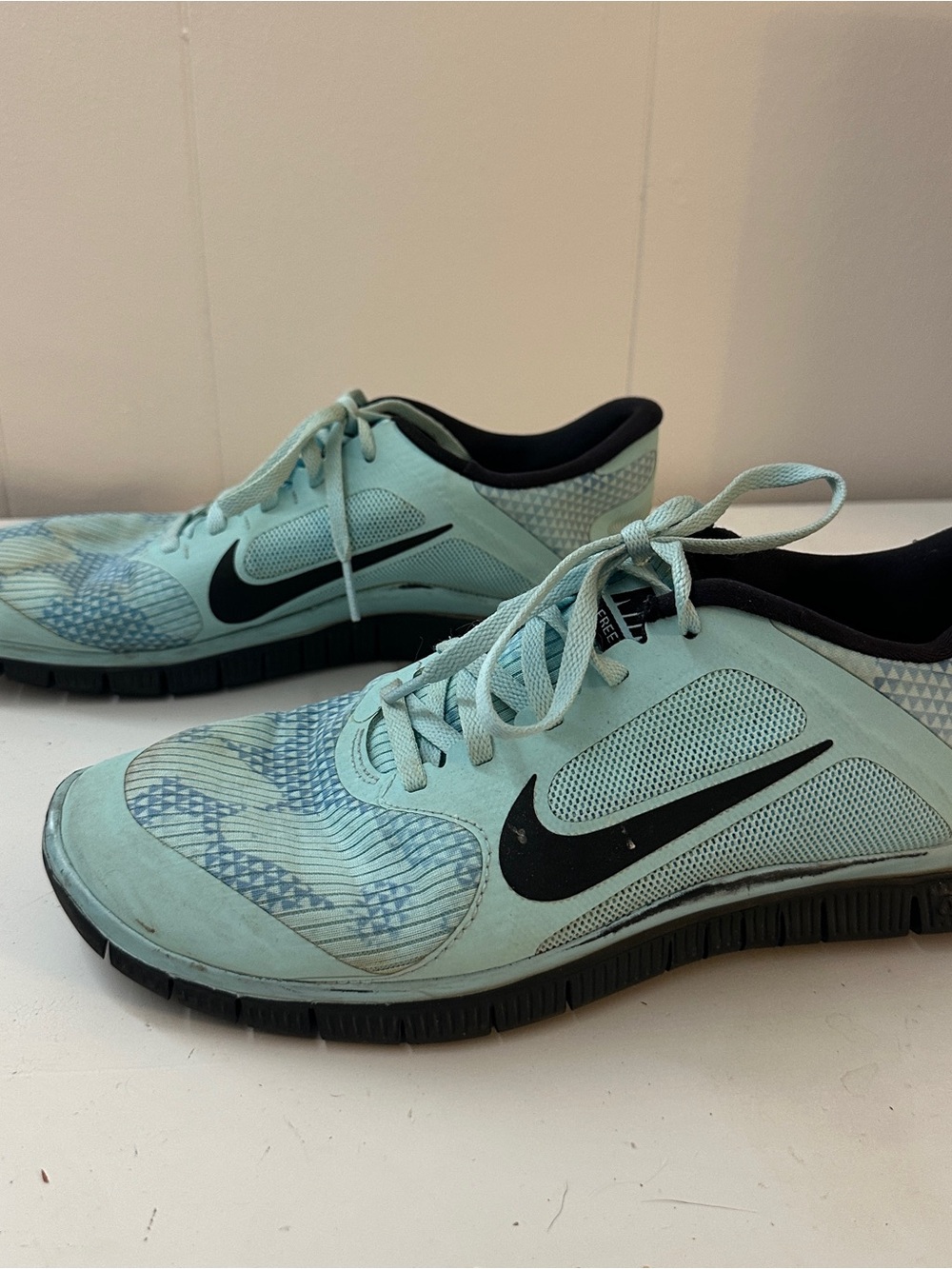 Nike Mint Green and Black Lightweight Running Shoes
